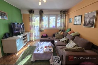 008 2047 33 Split Gripe Furnished two bedroom apartment for sale