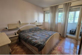 008 2047 33 Split Gripe Furnished two bedroom apartment for sale