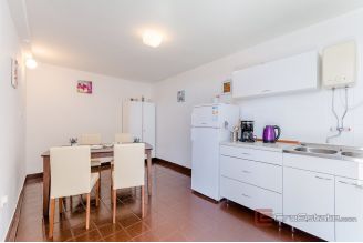 015 2047 34 Omis Apartment house with a sea view for sale