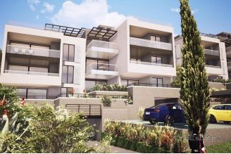 010 2035 192 Trogir Luxurious two story apartment for sale