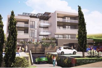 010 2035 192 Trogir Luxurious two story apartment for sale