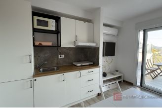 011 2046 36 Opuzen One bedroom apartment near the sea for sale