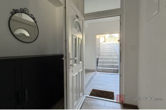 011 2046 36 Opuzen One bedroom apartment near the sea for sale