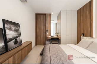 020 2022 432 rogoznica luxury two bedroom apartment with sea view for sale