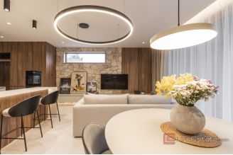 020 2022 433 rogoznica exceptional apartment with swimming pool for sale