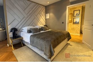 013 2036 119 Split Gripe Designer furnisher rooms for sale