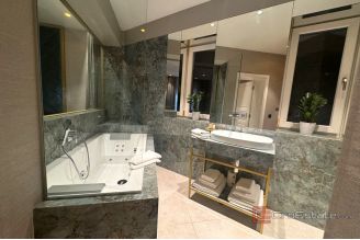 013 2036 119 Split Gripe Designer furnisher rooms for sale