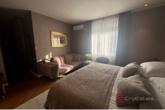 013 2036 119 Split Gripe Designer furnisher rooms for sale