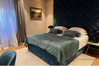 013 2036 119 Split Gripe Designer furnisher rooms for sale