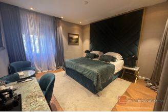 013 2036 119 Split Gripe Designer furnisher rooms for sale