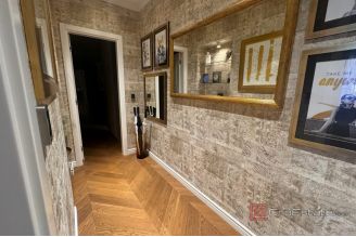 013 2036 119 Split Gripe Designer furnisher rooms for sale