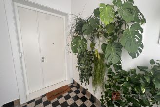 013 2036 119 Split Gripe Designer furnisher rooms for sale