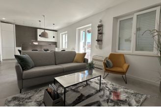 015 2045 53 split center modern two bedroom apartment for rent