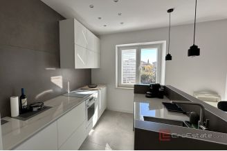 015 2045 53 split center modern two bedroom apartment for rent