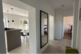 015 2045 53 split center modern two bedroom apartment for rent
