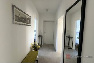 015 2045 53 split center modern two bedroom apartment for rent