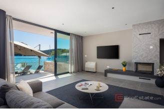 015 2021 398 sibenik villa first row to the sea for sale