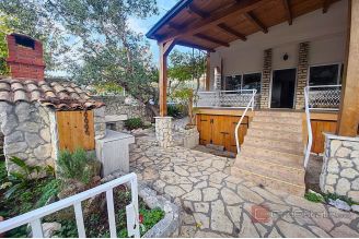 015 2021 399 sibenik house first row to the sea for sale