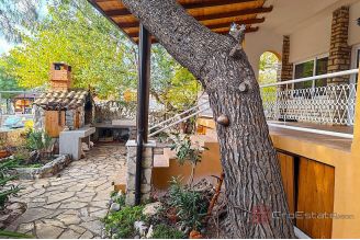 015 2021 399 sibenik house first row to the sea for sale