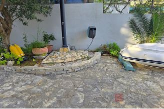 015 2021 399 sibenik house first row to the sea for sale