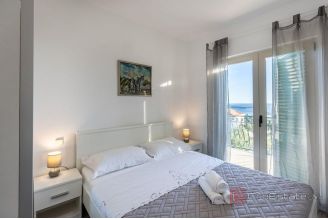 013 3713 30 rogoznica house with pool and sea view for sale