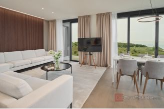 009 2046 50 Umag Three bedroom dupklex in a luxury resort sale