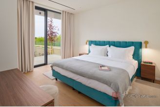 012 2046 52 Umag Unique villa in a resort sale