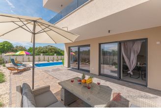 020 2047 36 Sibenik Villa with pool for sale