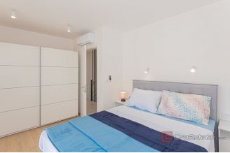 020 2047 36 Sibenik Villa with pool for sale