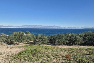 006 2047 38 Island of Solta Vacation house in the second row to the sea for sale