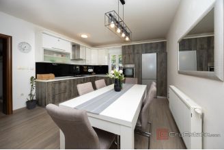 012 2041 88 Split area House with an open sea view sale