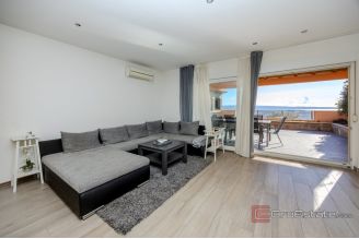 012 2041 88 Split area House with an open sea view sale