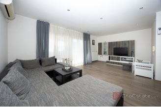 012 2041 88 Split area House with an open sea view sale