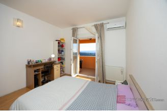 012 2041 88 Split area House with an open sea view sale