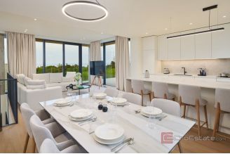 014 2046 53 Umag Modern villa in a resort sale