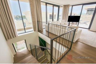 014 2046 53 Umag Modern villa in a resort sale