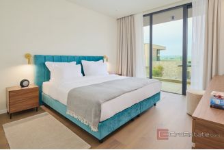 014 2046 53 Umag Modern villa in a resort sale