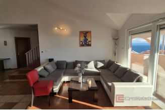 020 2047 39 Ciovo Apartment house with sea view for sale