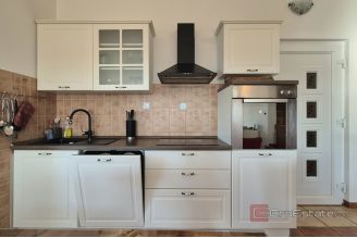 020 2047 39 Ciovo Apartment house with sea view for sale