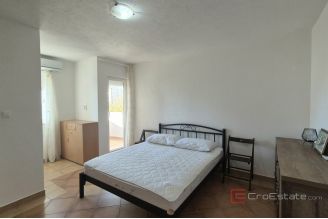 020 2047 39 Ciovo Apartment house with sea view for sale