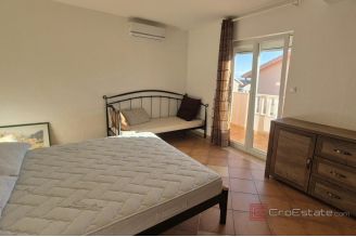 020 2047 39 Ciovo Apartment house with sea view for sale
