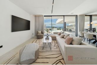 013 2043 85 Ugljan Four bedroom villa in the luxurious resort for sale