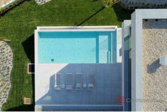 013 2043 85 Ugljan Four bedroom villa in the luxurious resort for sale