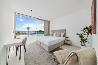 014 2043 89 Ugljan Spacious six bedroom villa in the luxurious resort for sale