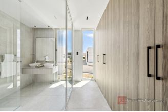 014 2043 89 Ugljan Spacious six bedroom villa in the luxurious resort for sale