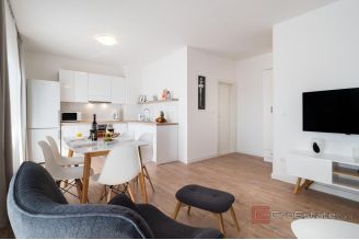 013 2031 155 Trogir Luxury apartment in the first row to the sea for sale