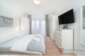 013 2031 155 Trogir Luxury apartment in the first row to the sea for sale