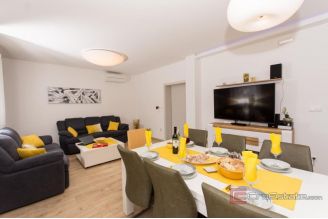 015 2047 40 Trogir Apartment house with pool for sale