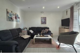 015 2047 40 Trogir Apartment house with pool for sale