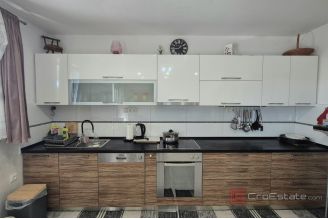 015 2047 40 Trogir Apartment house with pool for sale